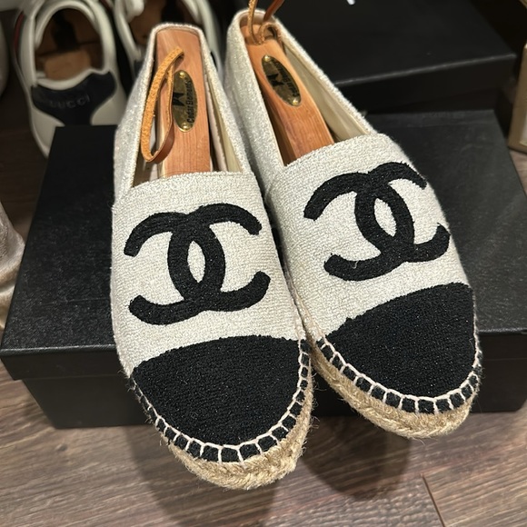Chanel Espadrilles Sliver/Black Sz: 37 - Picture 3 of 10